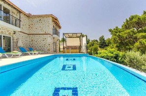 Utomhuspool