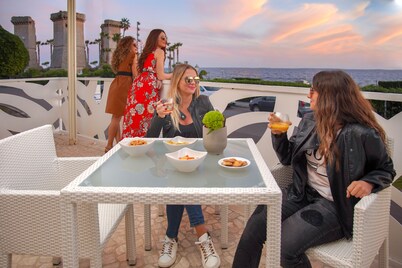 Piccadilly Suites and Rooms