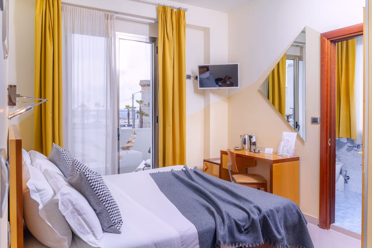 Minibar, una cassaforte in camera, tende oscuranti, Wi-Fi gratuito