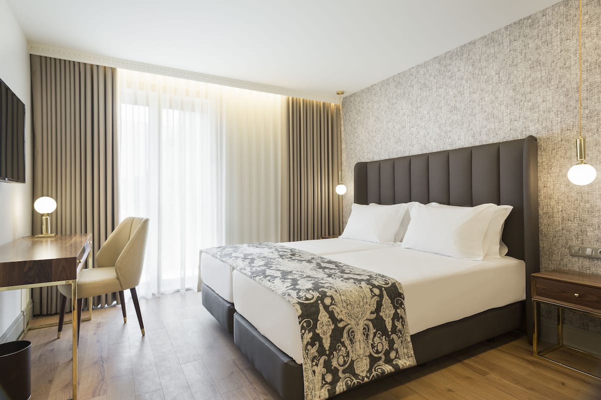 In-room safe, blackout curtains, free WiFi, bed sheets