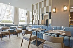 Se sirven desayunos, almuerzos, cenas y cocina portuguesa 