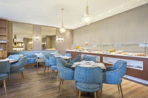 Café da manhã para viagem todos os dias mediante uma taxa