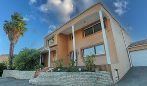 Exterior - Villa Exotique, Luxueux, Piscine, Calme, Parking (Rognac)