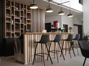 Bar (on property) - Hotel Cubis (Lendava)