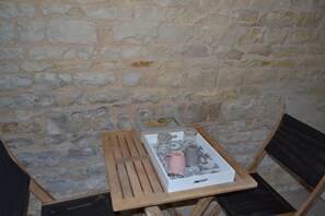 Estudio, baño privado, vistas a la piscina (Belle Ile) | 1 dormitorio