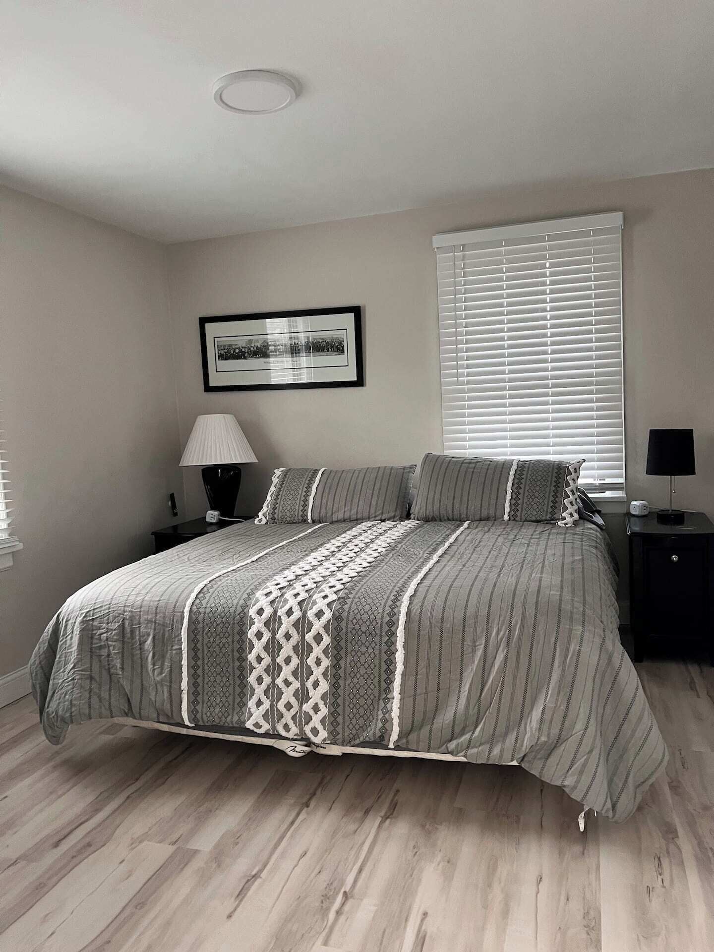 3 عدّة غرف نوم ومكواة/لوح كي وسرير سفر وواي فاي مجانًا