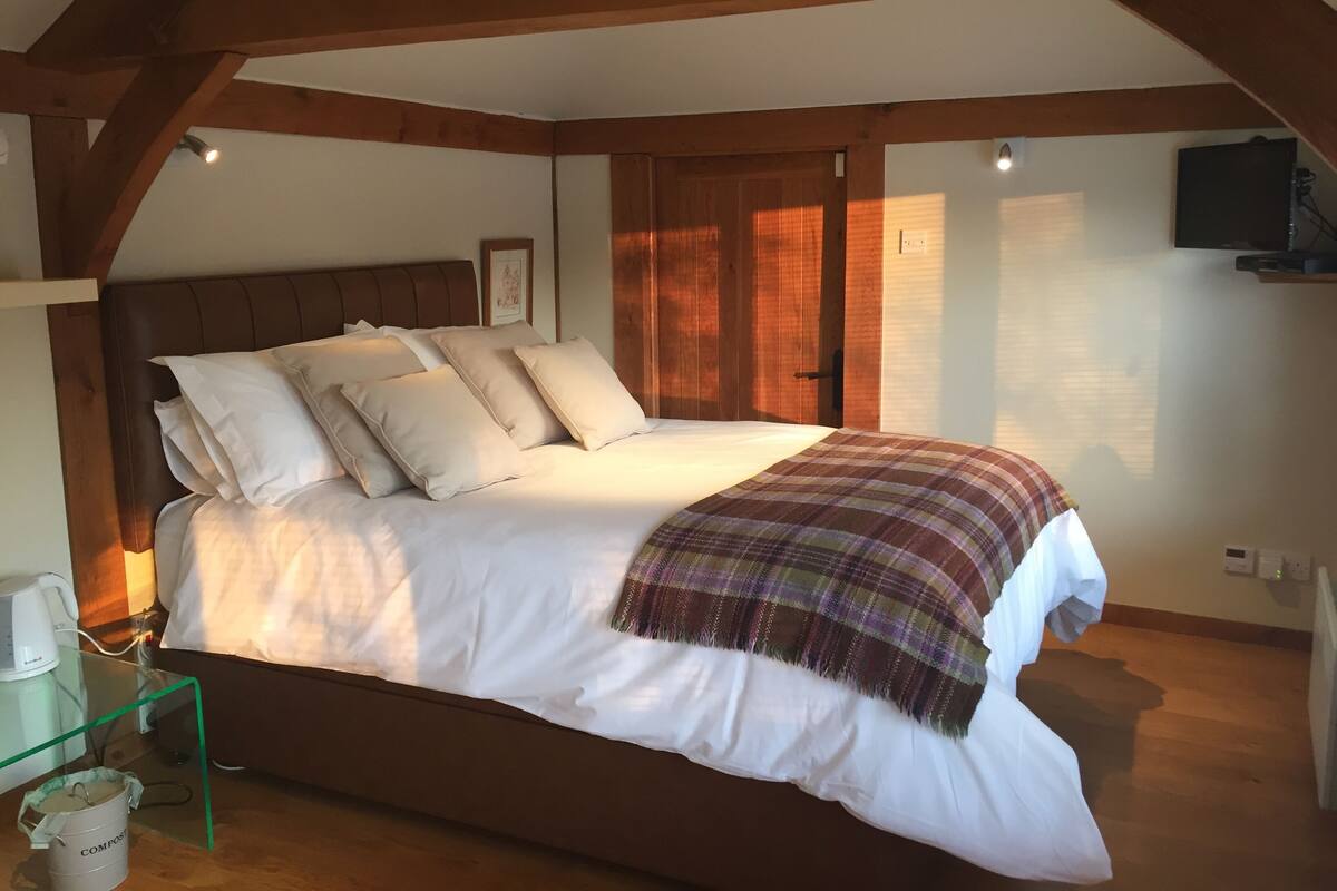 Habitación romántica doble, baño privado | 1 dormitorio