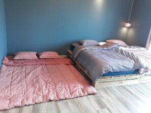 Soundproofing, iron/ironing board, free rollaway beds, free WiFi