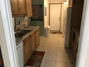 Fridge, microwave, oven, stovetop - Outstanding Eagle-Vail Townhome (Avon)