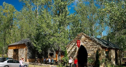 Bronte Lodge - Wine Country Stay, Cessnock, Hunter Valley.