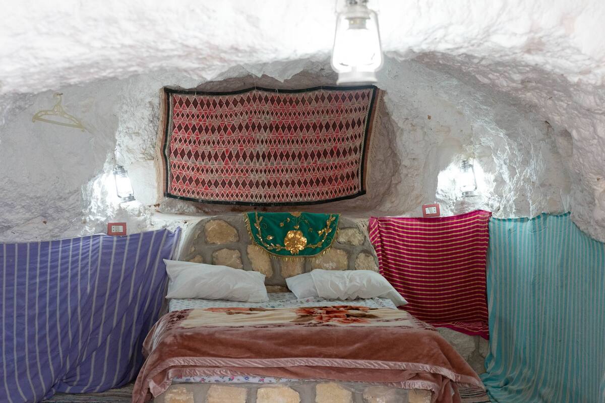 Room, Non Smoking | Desk, free WiFi, bed sheets