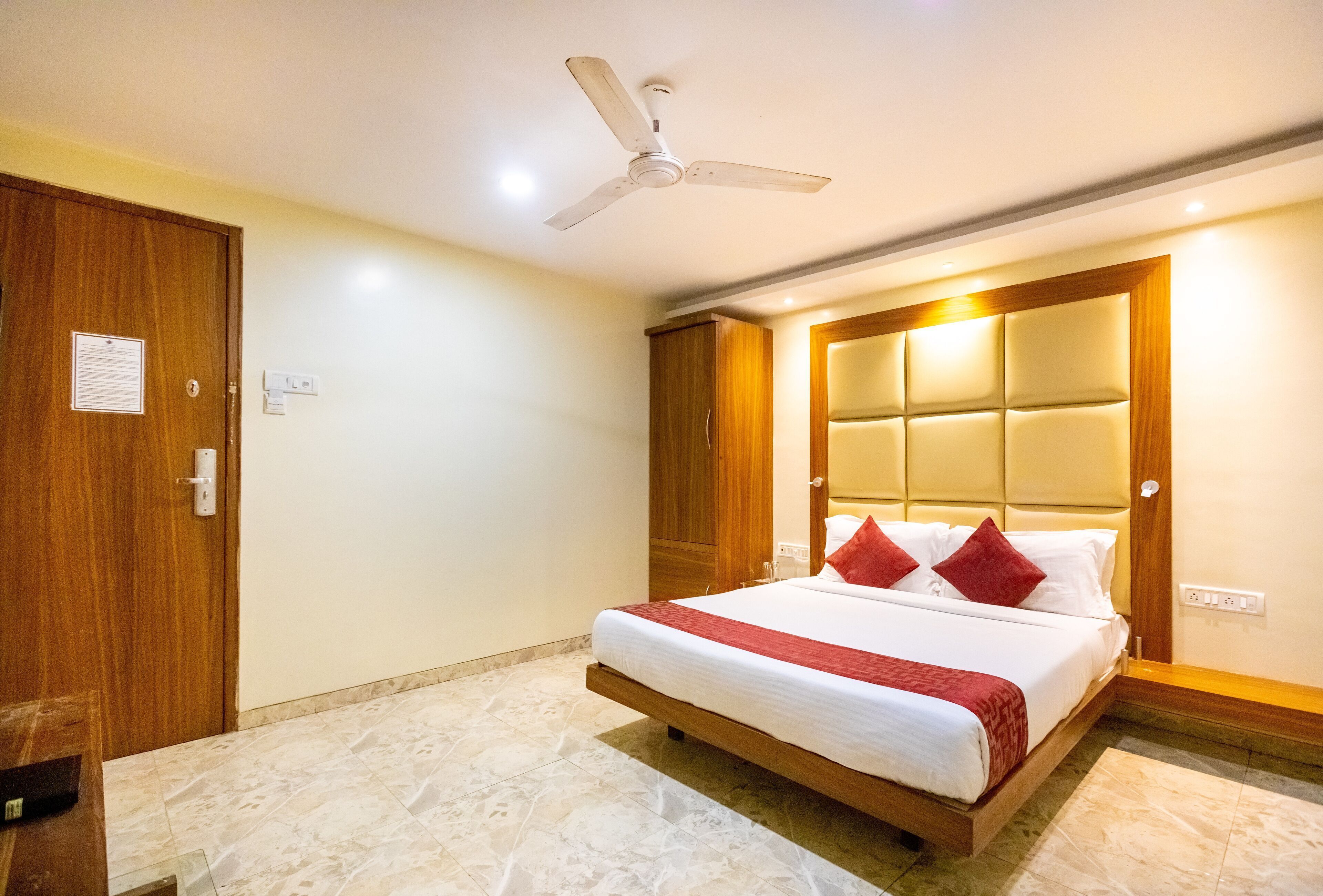 In-room safe, individually furnished, desk, soundproofing