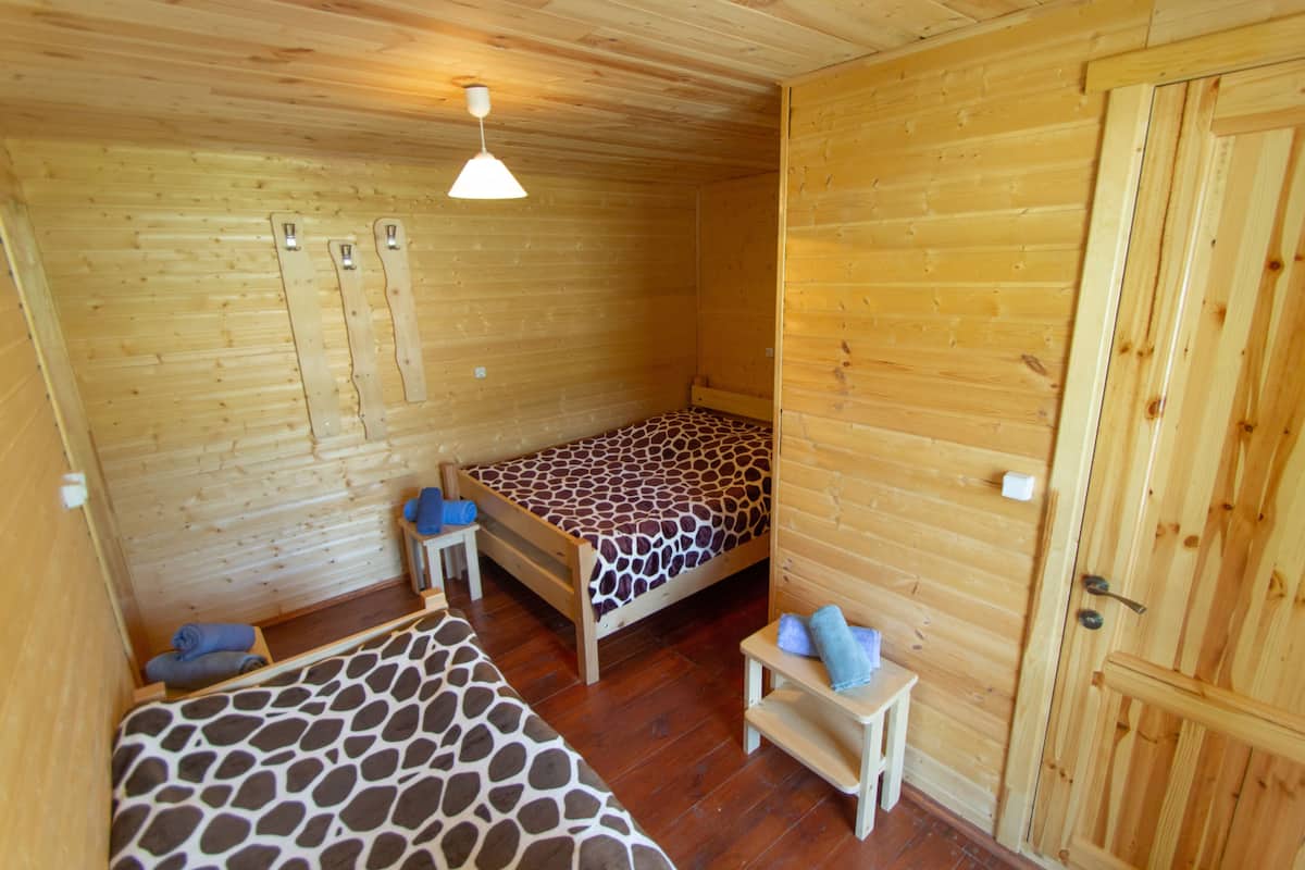 Habitación triple Deluxe, vista a la montaña | Ropa de cama hipoalergénica, insonorización, wifi gratis y ropa de cama