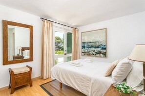 3 bedrooms, desk, iron/ironing board, WiFi - delfin · Villa Delfin❤️Free WiFi-AC-Prived pool-200mts to the sea� (Sant Lluís)