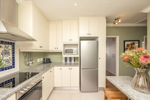 Apartment (2 Bedrooms) | Private kitchen