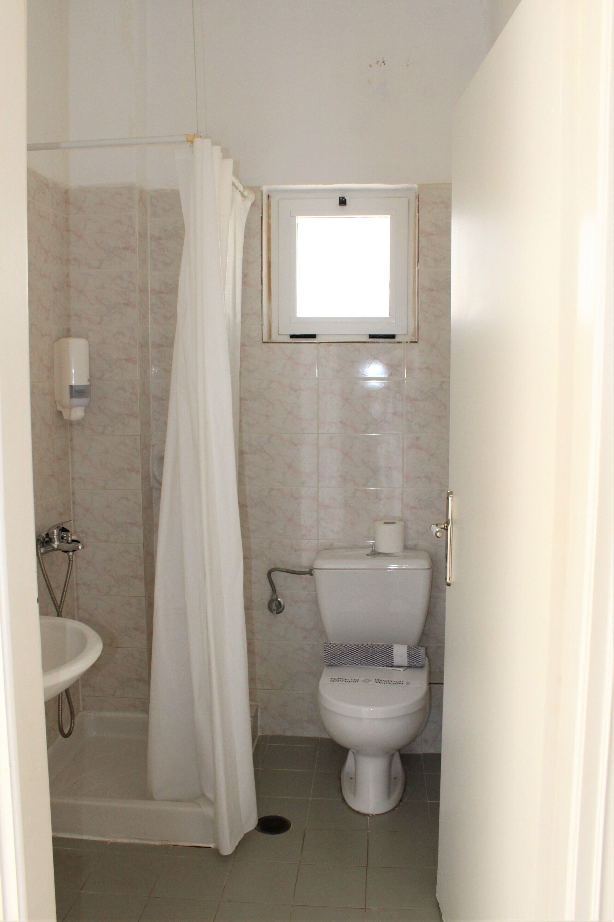 family room, 1 bedroom, non smoking | 2 bedrooms, desk, free wifi, bed sheets