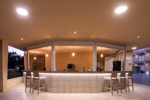 Poolside bar