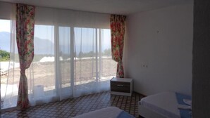 Standard Twin Room, Sea View
