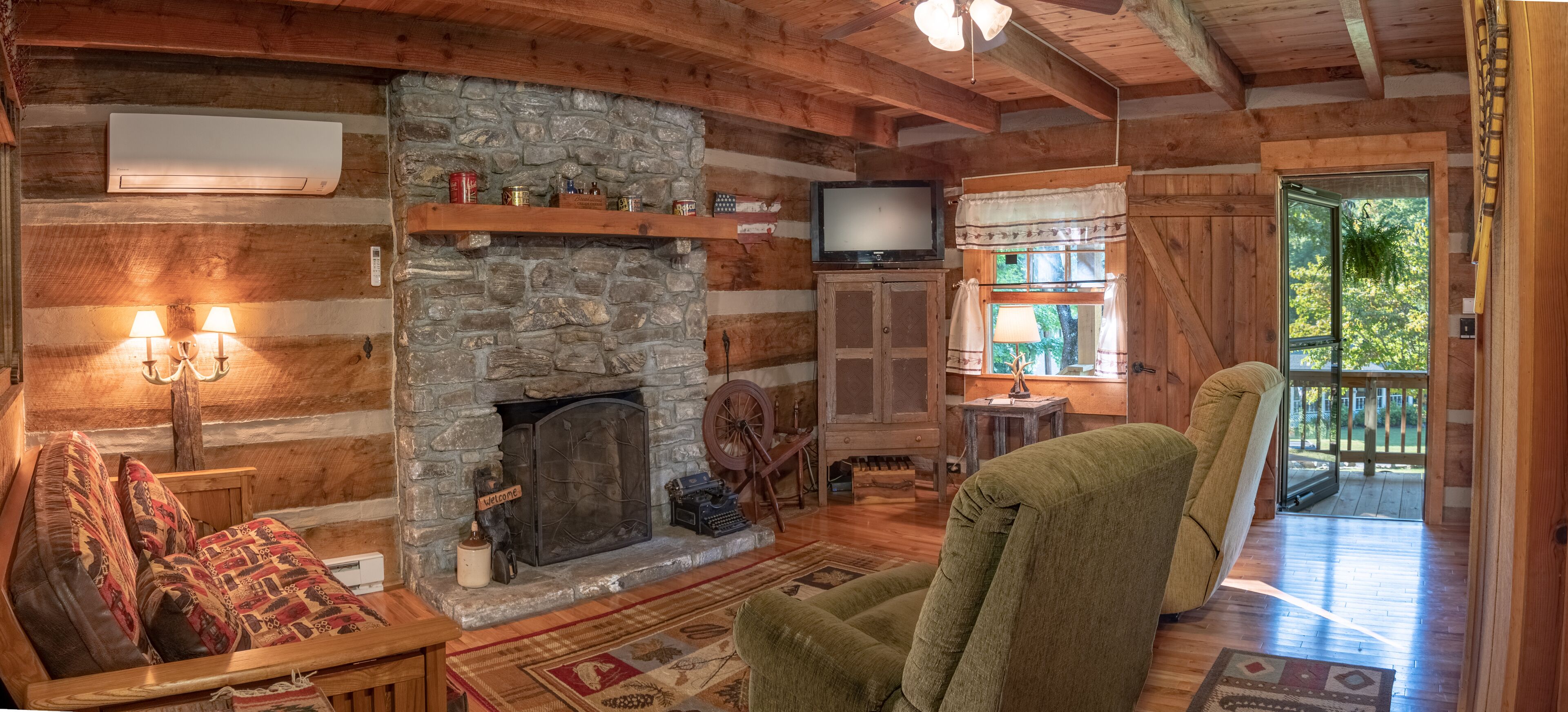 Télévision, cheminée