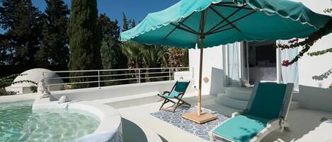 2 albercas al aire libre