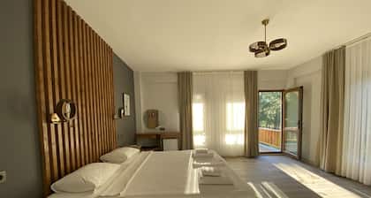 Elyada Konuk Evi (+8 Yaş )