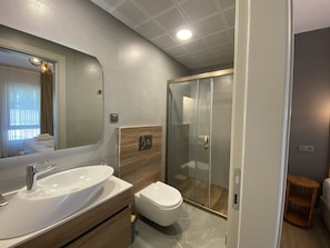 Standard-Doppelzimmer | Badezimmer