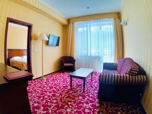 Laptop workspace, cots/infant beds, rollaway beds, free WiFi - Solva Resort & SPA (Poliana)