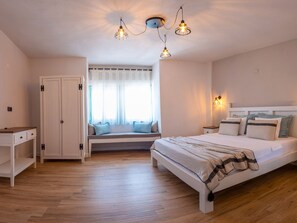 Kamar Deluks, pemandangan laut (Bay Window) | 1 kamar tidur, Wi-Fi gratis, dan seprai linen