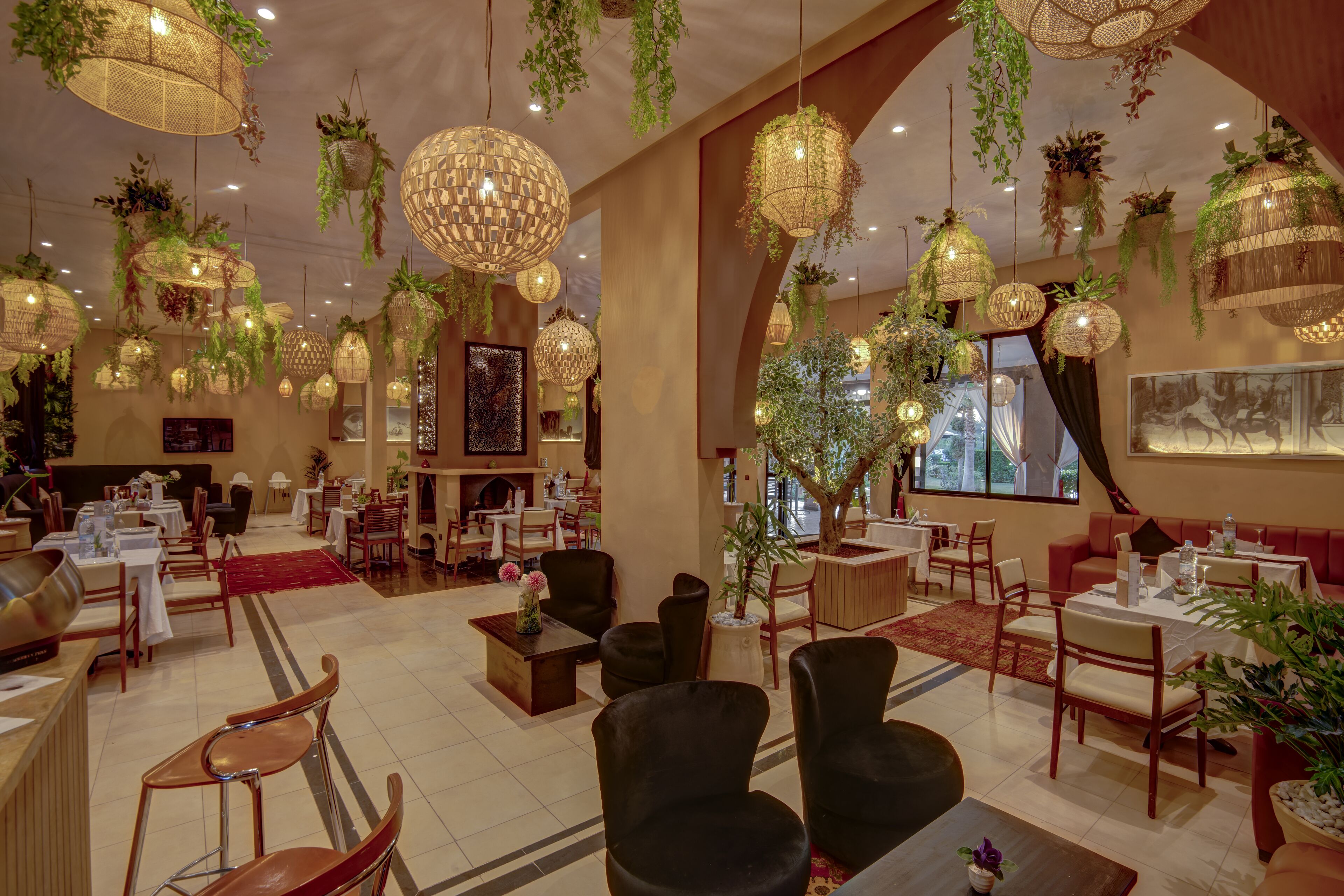 Spécialités Cuisine locale et internationale