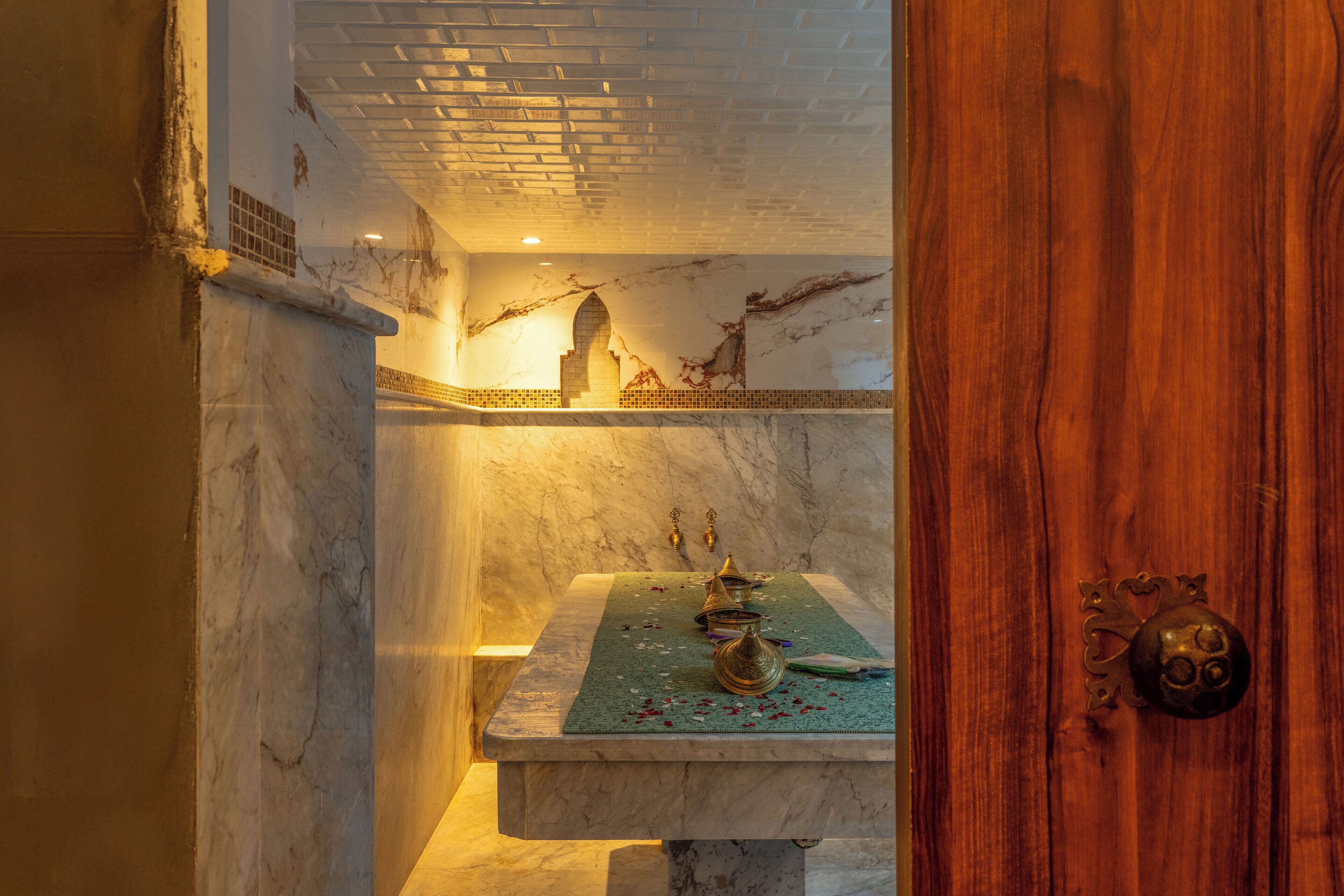 사우나, 스팀룸, 터키식 목욕탕/함맘, 바디 랩, 바디 스크럽, 페이셜 트리트먼트