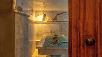Sauna, baño de vapor, baño turco o hammam y envolturas corporales