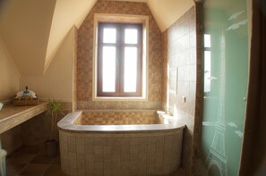 Habitación doble de lujo (Leonardo da Vicni) | Tina de hidromasaje