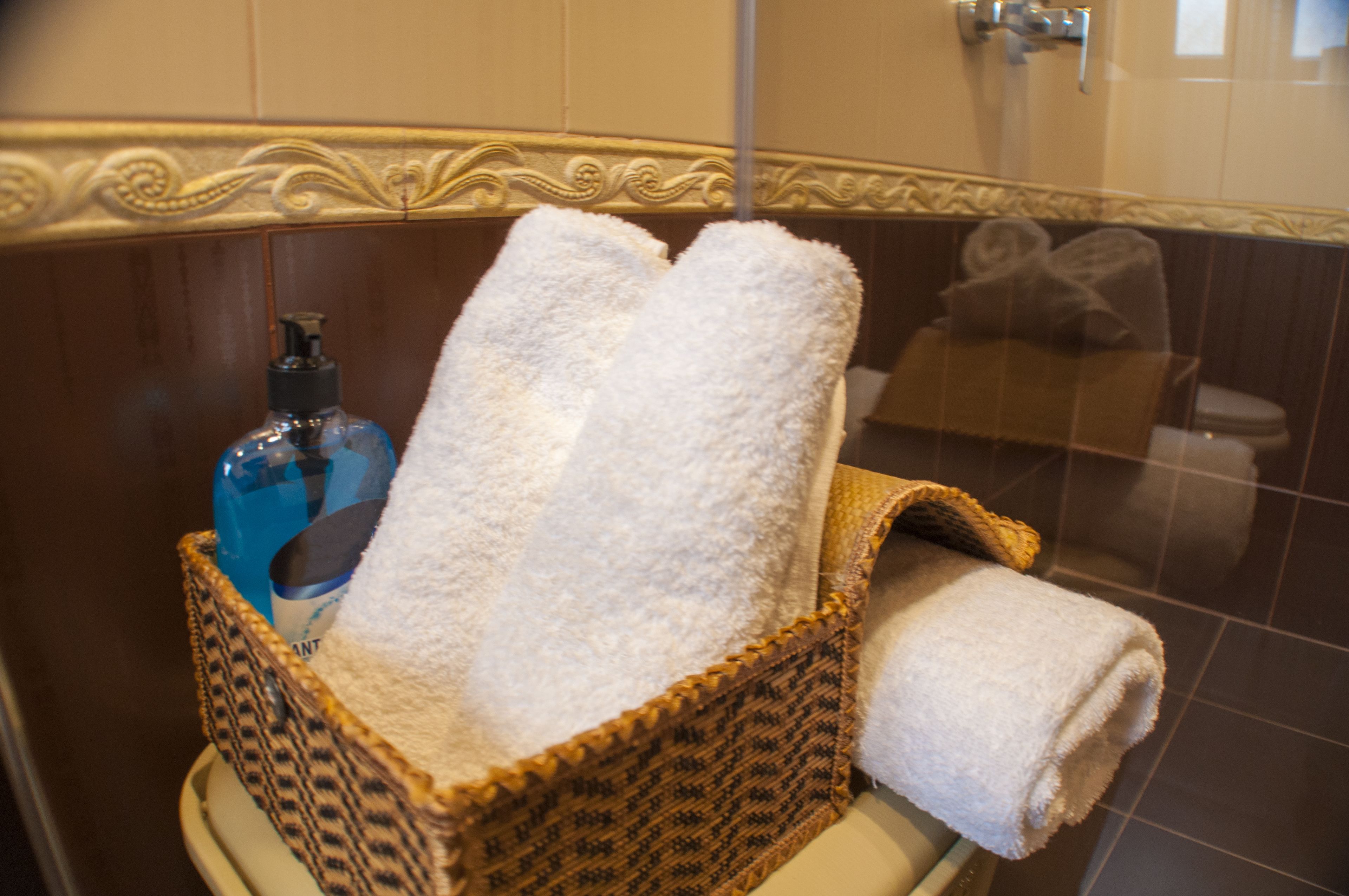 classic double room (mona lisa) | bathroom | separate bathtub and shower, deep-soaking bathtub, free toiletries