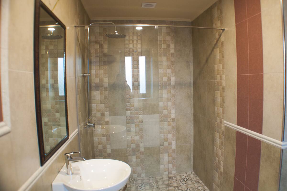 comfort double room (ludovikos) | bathroom shower