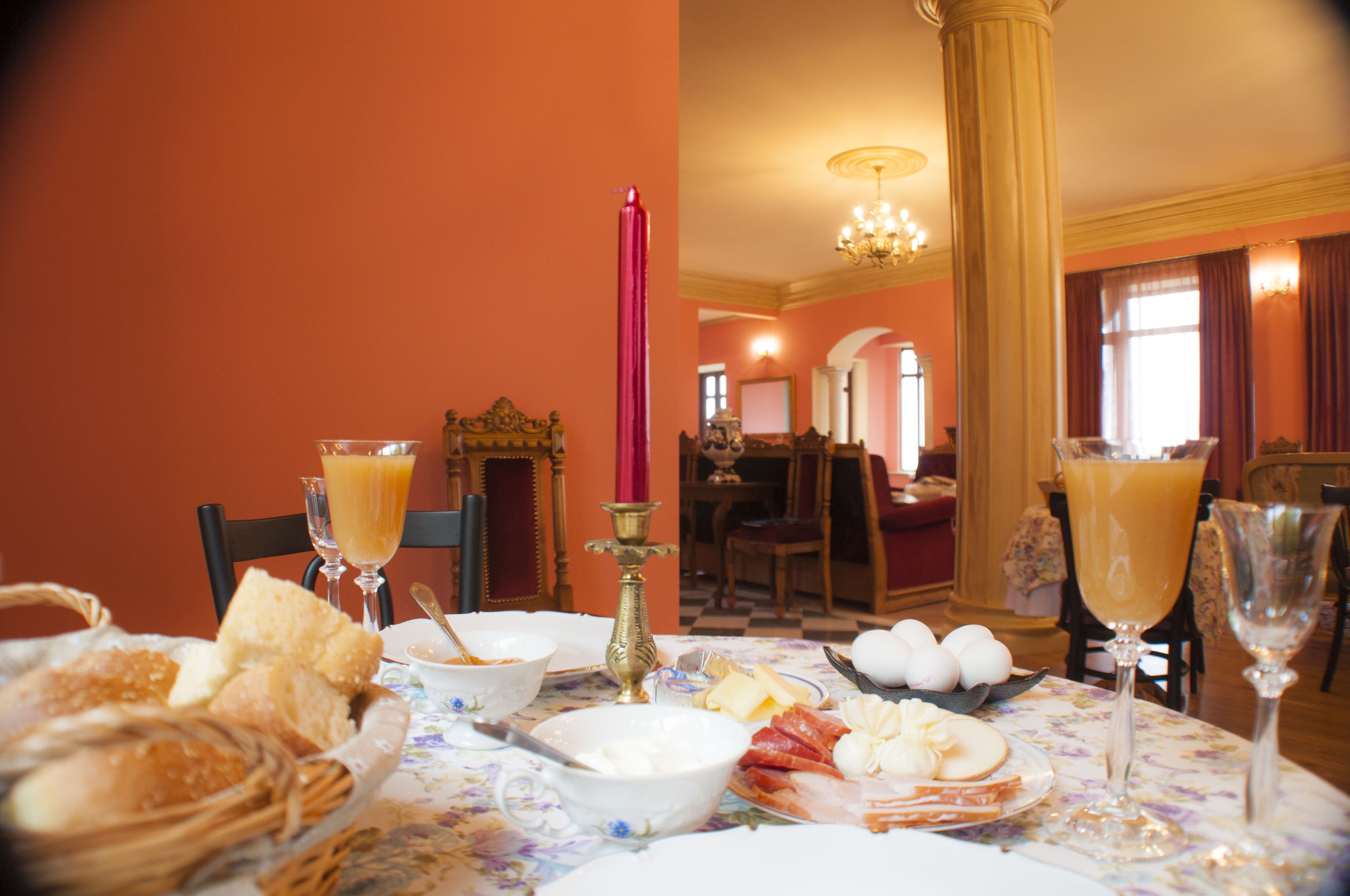 daily continental breakfast (amd 5000 per person)