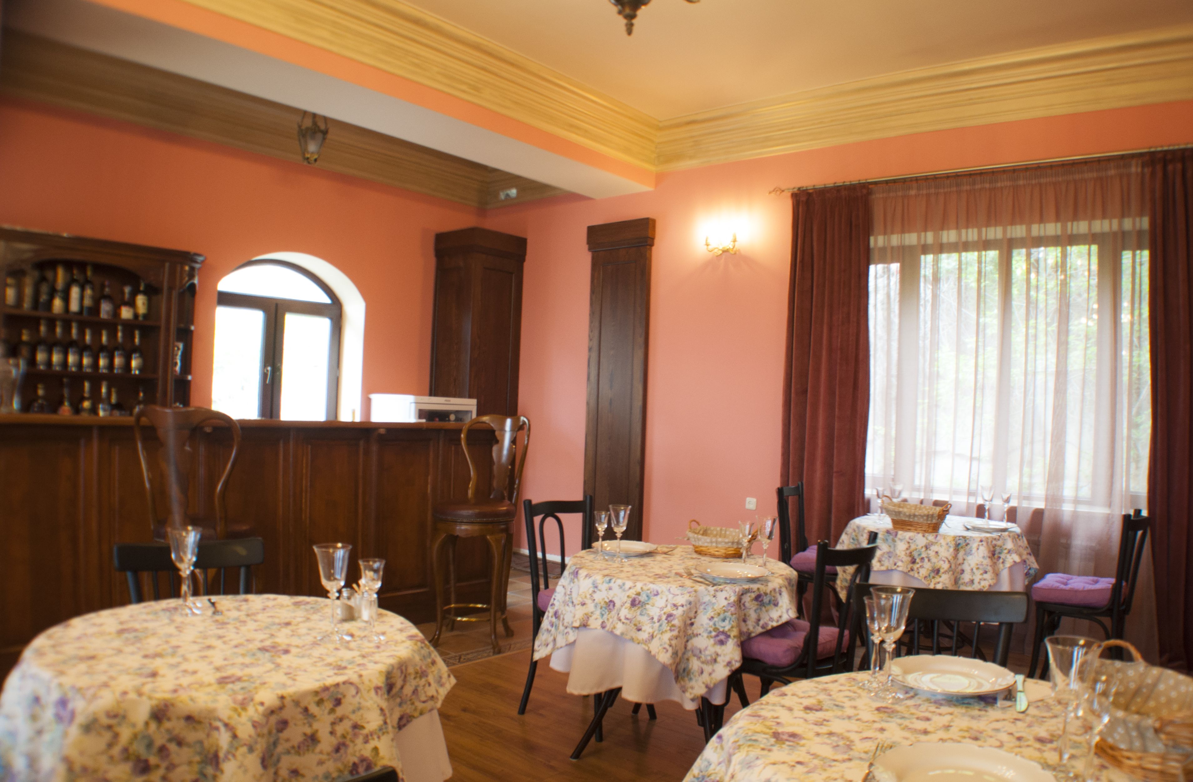 daily continental breakfast (amd 5000 per person)