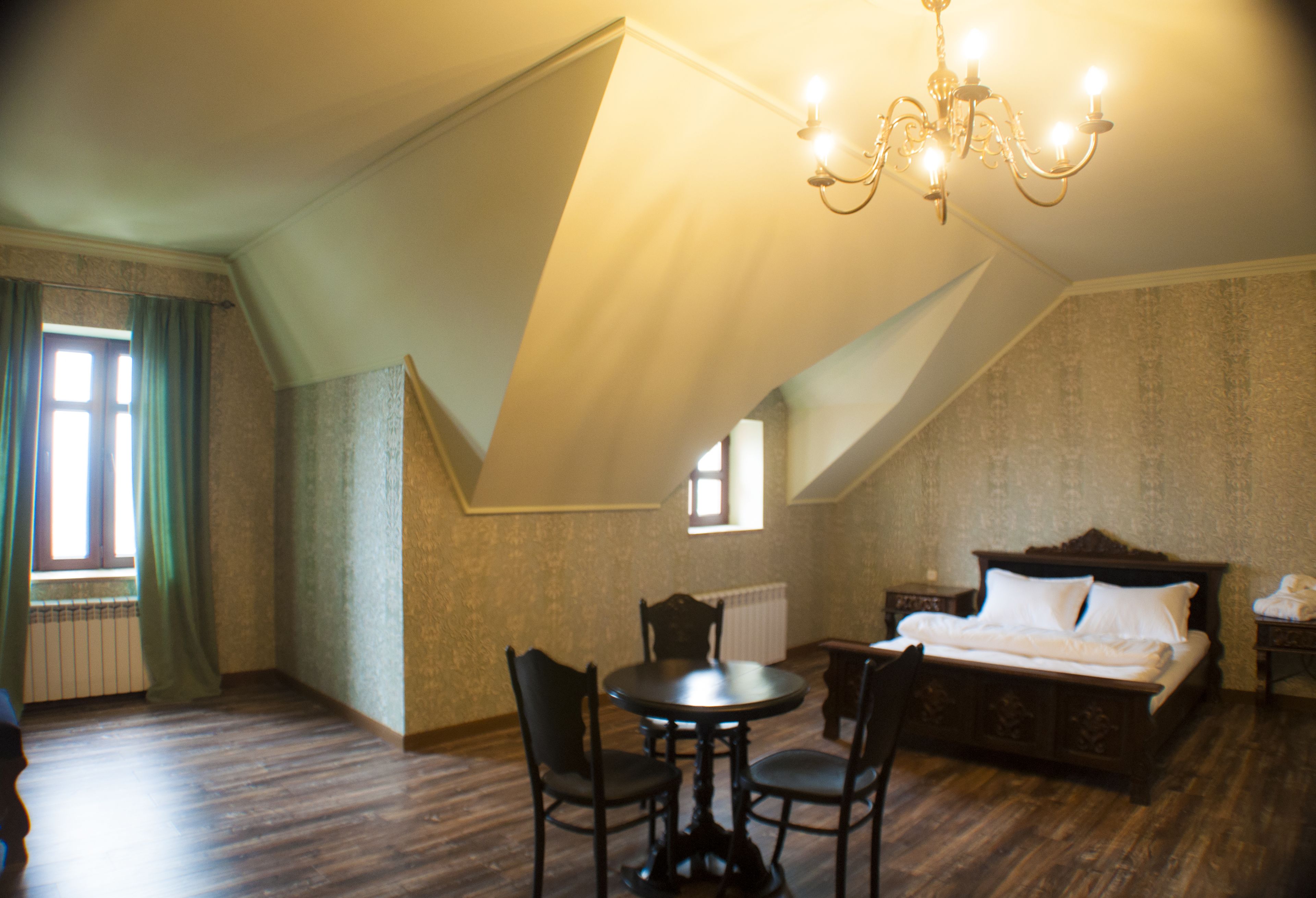 superior double room (renaissance) | living area