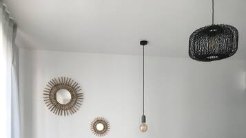 Minibar, decoración personalizada y muebles diferentes