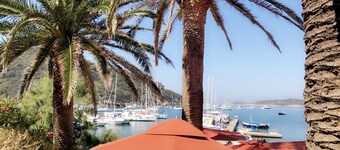 Superb villa 4 fronts