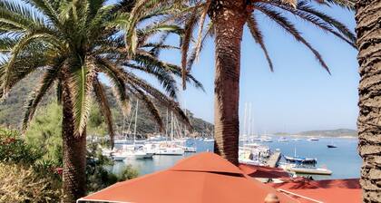 Superb villa 4 fronts