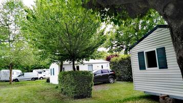 Mobile Home, 2 Bedrooms | Free cribs/infant beds