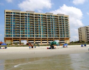 On the beach - MVG 708 Oceanfront (North Myrtle Beach)