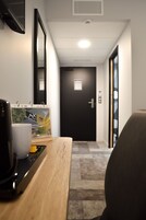 Caja de seguridad en la habitación y sistema de insonorización 