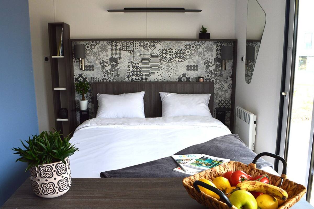 studio | in-room safe, soundproofing, free wifi, bed sheets