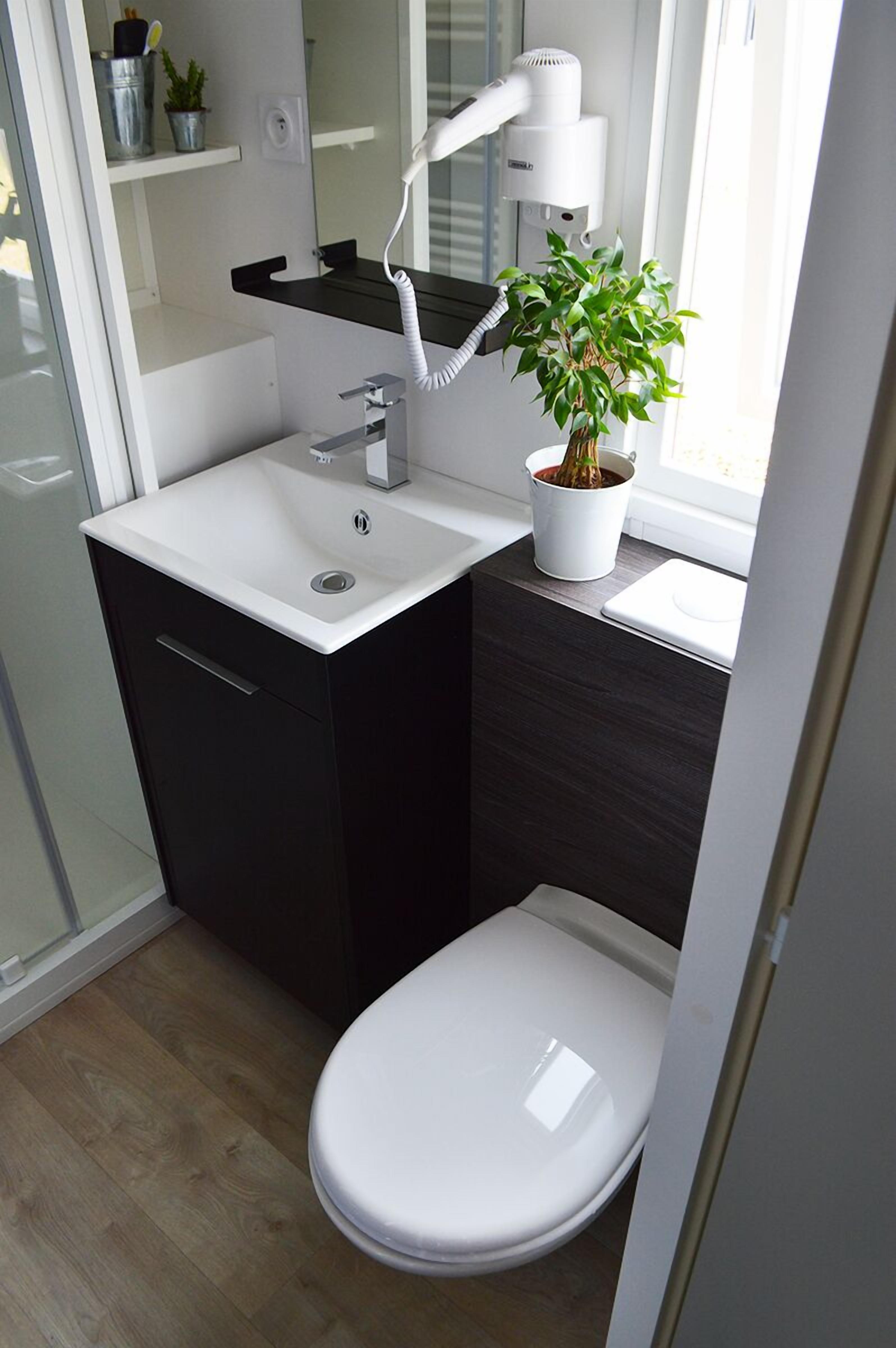 studio | bathroom | shower, hair dryer, towels, soap