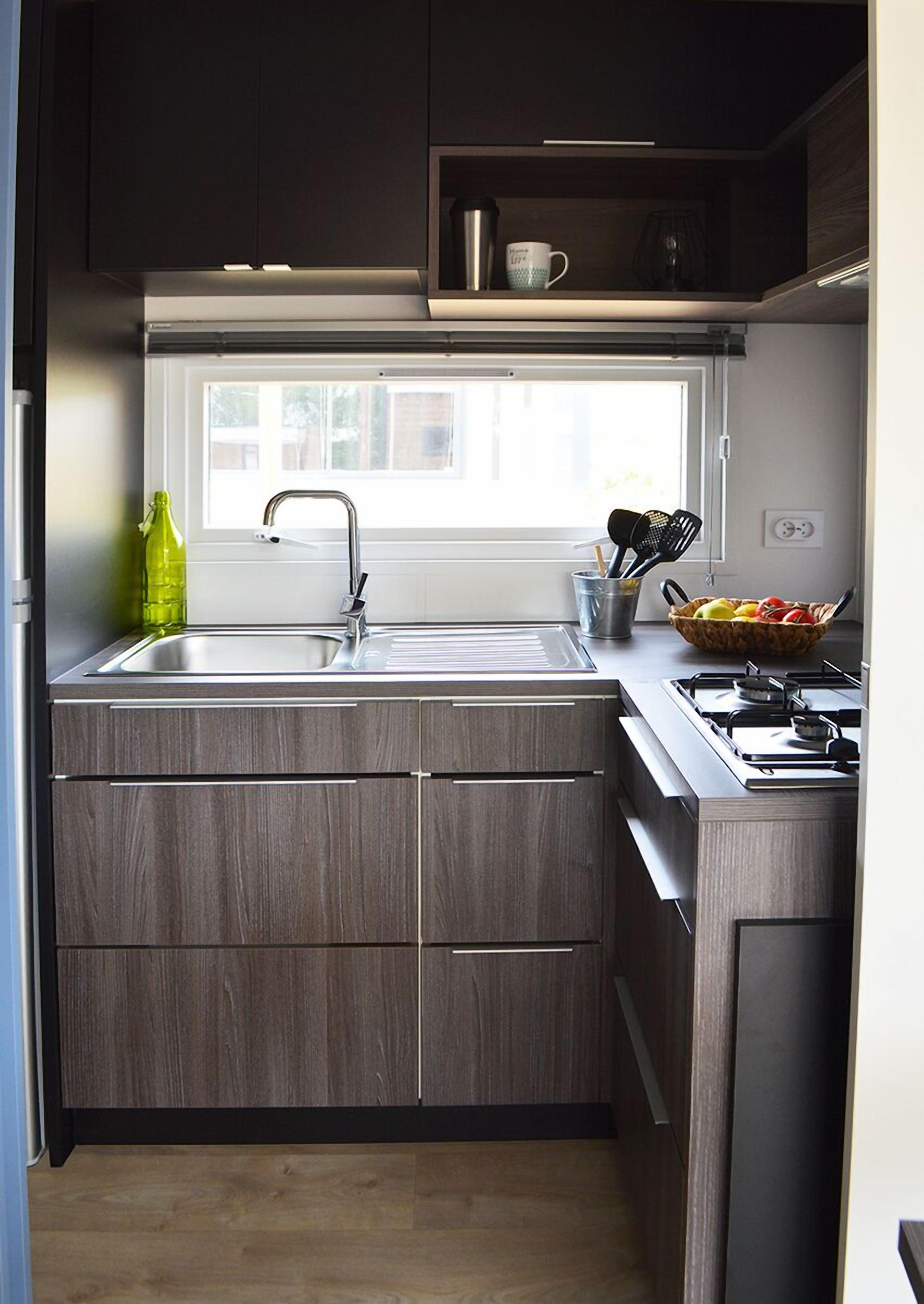 studio | private kitchen | electric kettle