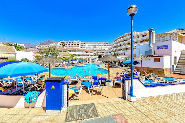 Outdoor pool, a heated pool - 1 bdr apartment with heated pool, close to the beach, Complex Garden City (Costa Adeje)