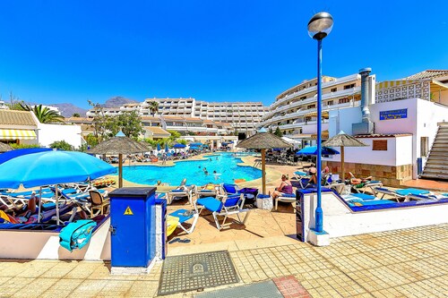1 bdr apartment with heated pool, close to the beach, Complex Garden City 