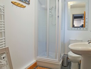 Towels - 1 bedroom accommodation in Near Woolsery (Near Woolsery)