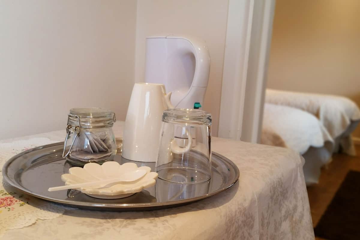 executive double room, 1 king bed | 1 bedroom, in-room safe, individually decorated, individually furnished